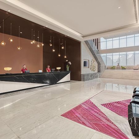 Crowne Plaza Manila Galleria By Ihg Pasig City Exterior photo
