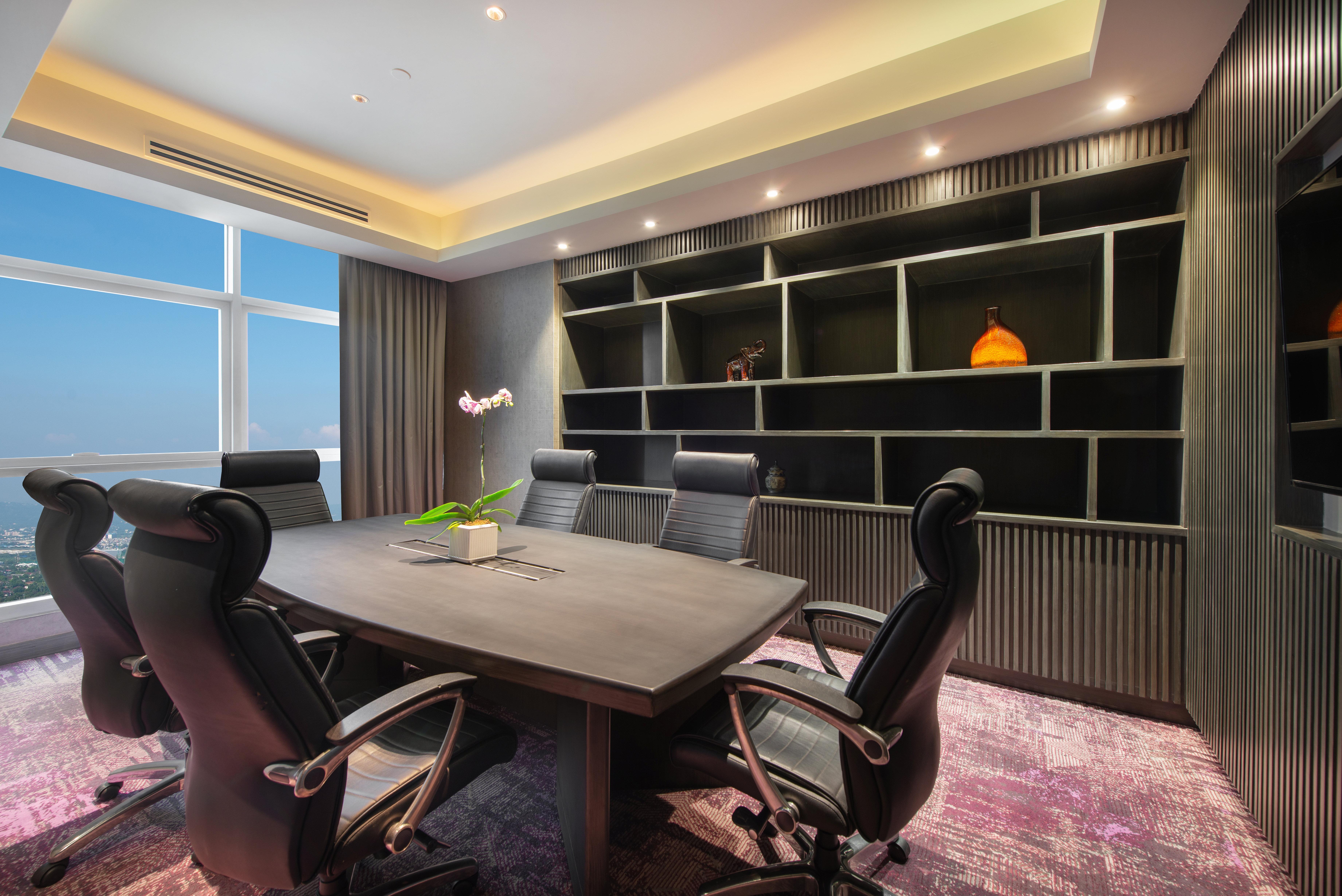 Crowne Plaza Manila Galleria By Ihg Pasig City Exterior photo