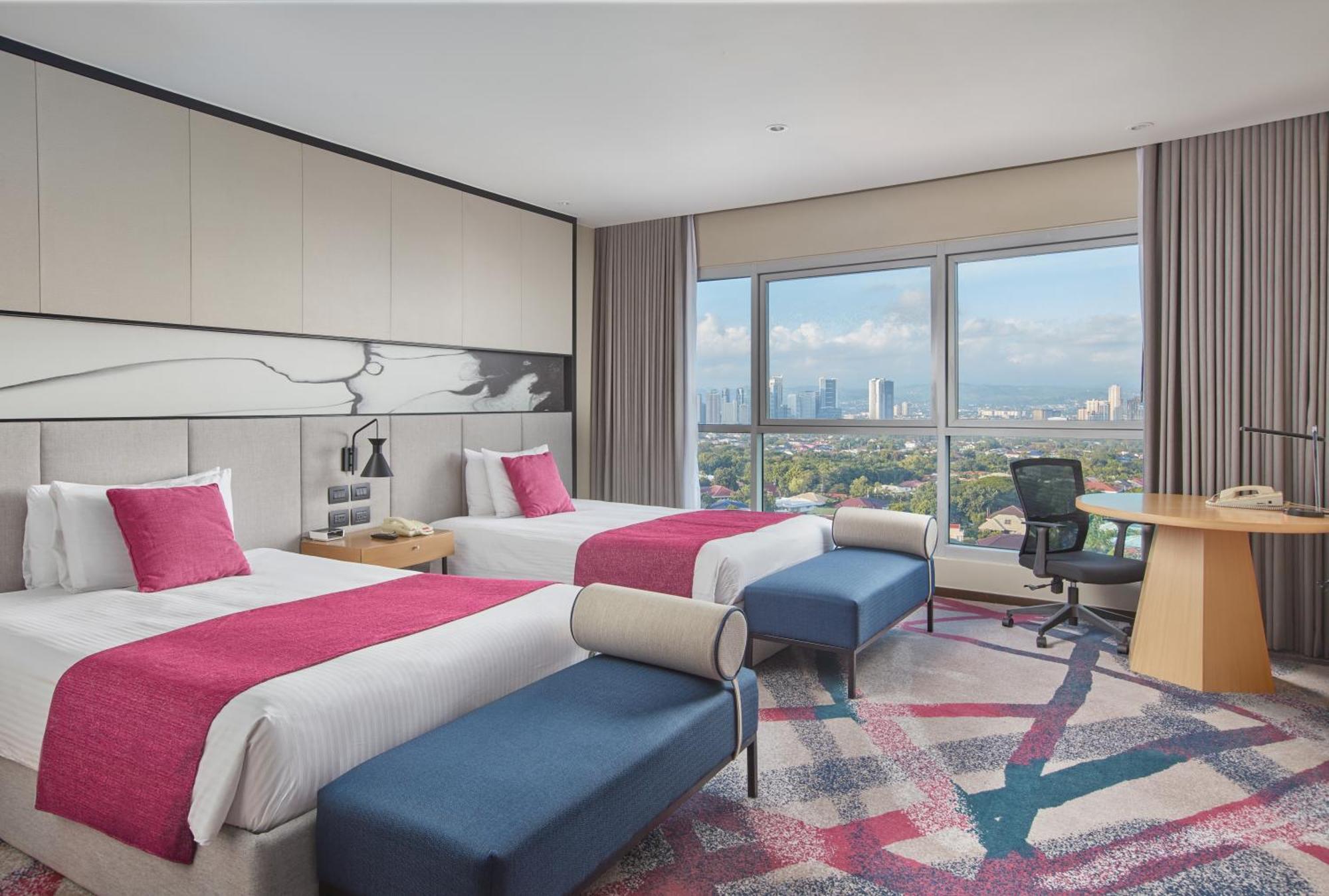 Crowne Plaza Manila Galleria By Ihg Pasig City Exterior photo