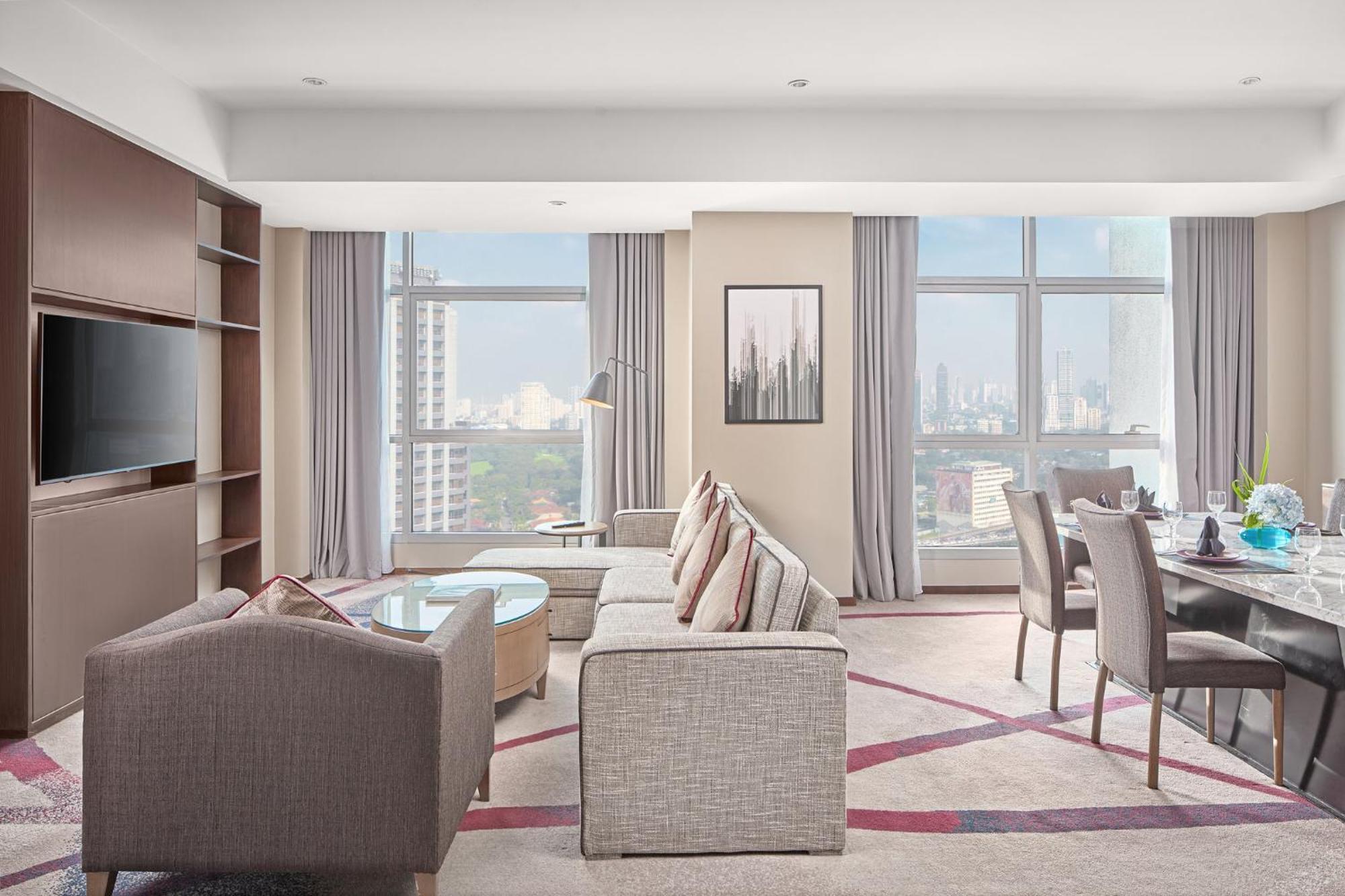 Crowne Plaza Manila Galleria By Ihg Pasig City Exterior photo