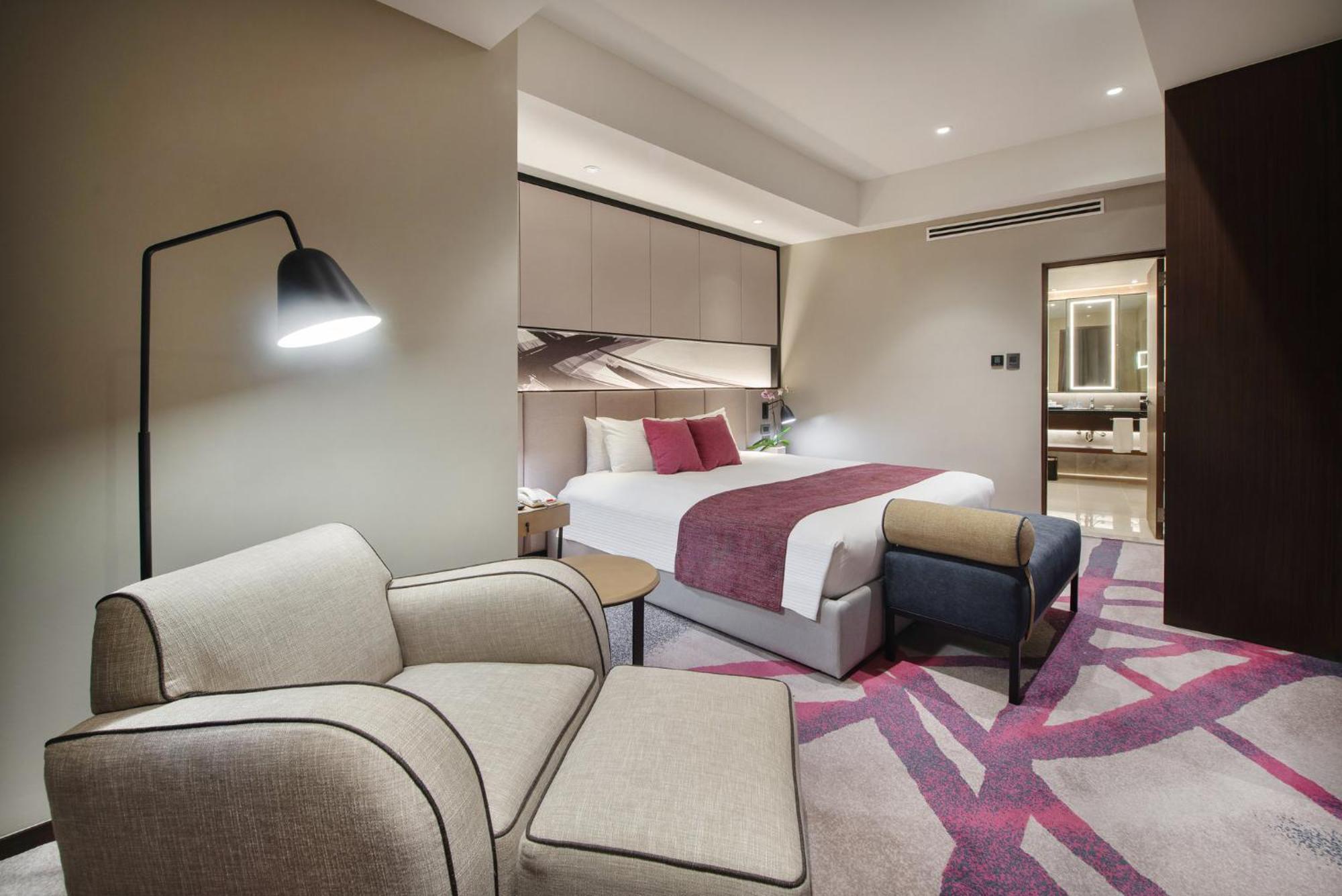 Crowne Plaza Manila Galleria By Ihg Pasig City Exterior photo